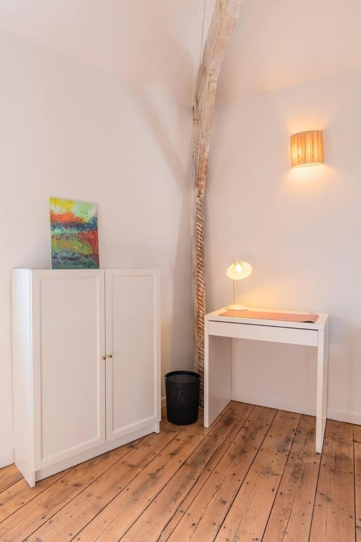 Charming 2-Bedroom Apartment At Croise Laroche Marcq-en-Baroeul Esterno foto
